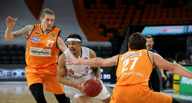 让他显得十 让他显得十